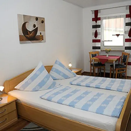 Landgasthaus Zum Moenchshof Herberg *